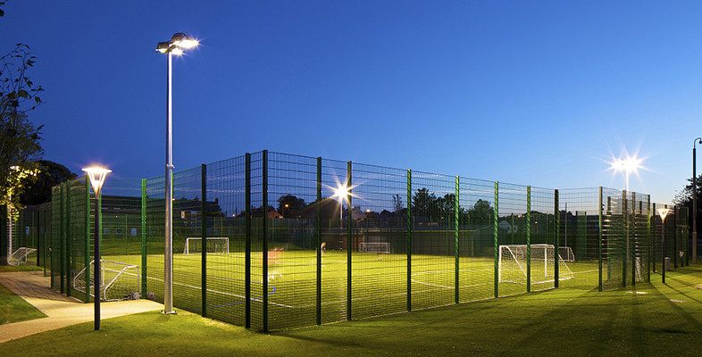 ̨����ԺЯ�����з�OLED�� ���������������г�