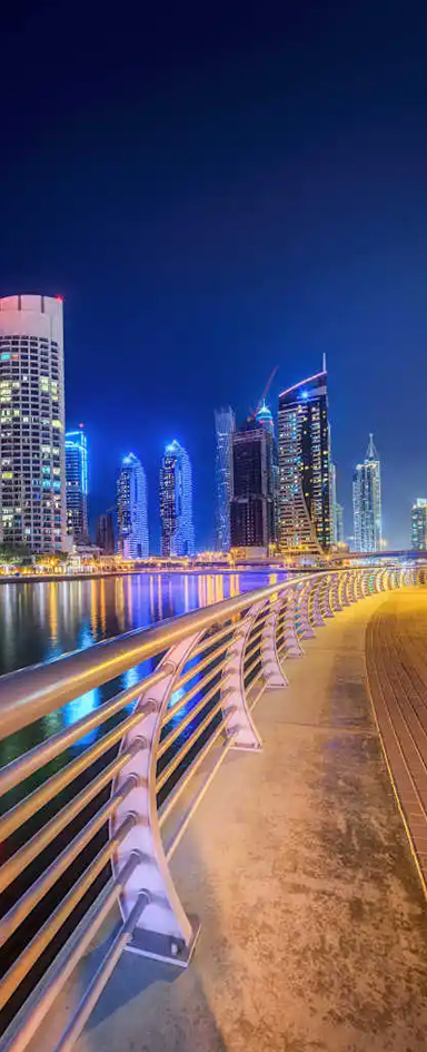 ���е�·����